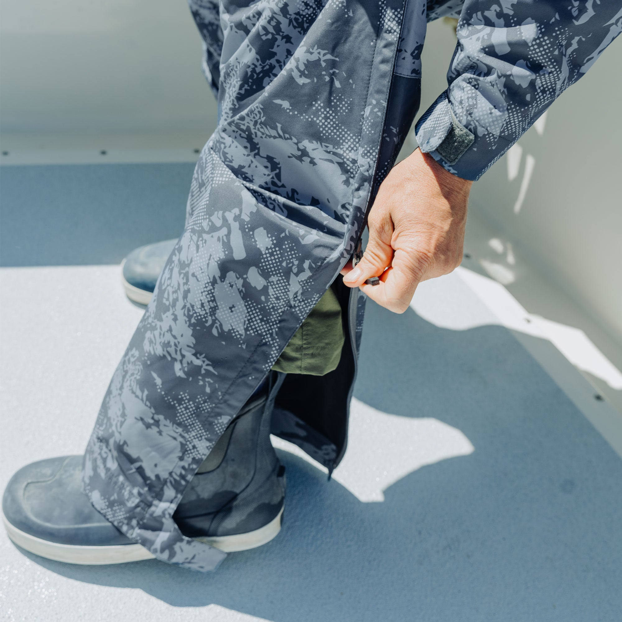 Crossing Pullover Camo Pants - Image 15